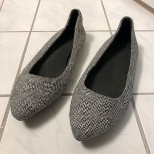 Gap Herringbone Flats. Size 8.